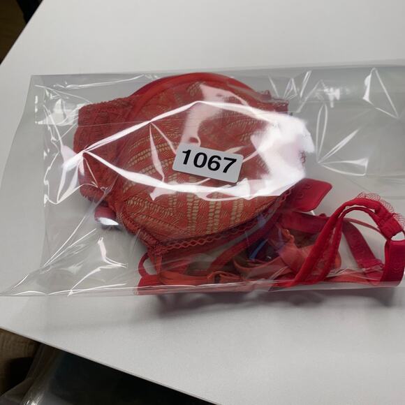 Chantelle Lot of 2 Pink T-Shirt Underwire Demi Bras Size 32C - Picture 10 of 10